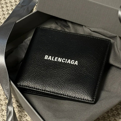 Balenciaga Cash Square 🔥 經典logo牛皮粒面短夾 - Topickstore