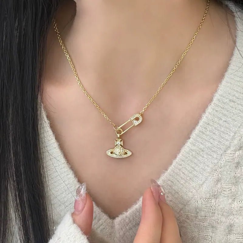 Vivienne Westwood 人氣款Lucrece Orb Necklace 扣針款頸鏈 - TOPICKSTORE