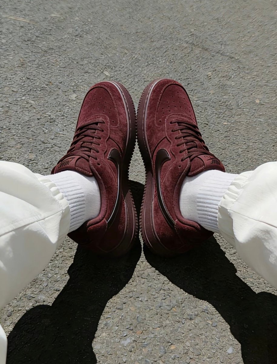 復古氛圍感Nike Air Force 1 '07 "Burgundy" 經典酒紅球鞋 ✨ - Topickstore