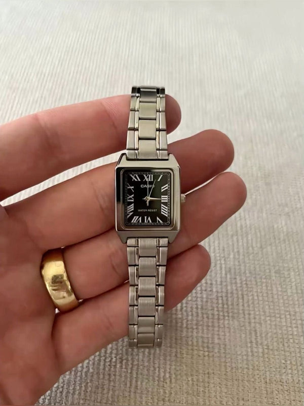 Casio Vintage 黑面復古羅馬字小方錶 - Topickstore