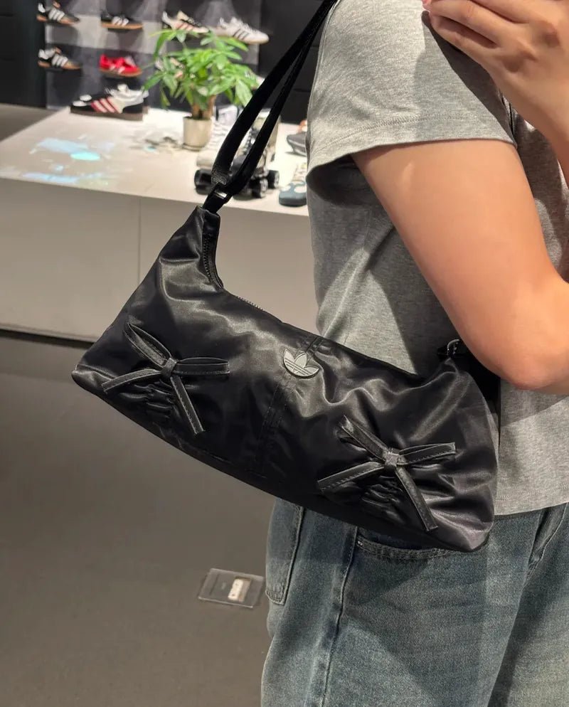 ADIDAS ORIGINALS 蝴蝶結法棍包｜韓系甜酷風肩背袋🎀 - Topickstore