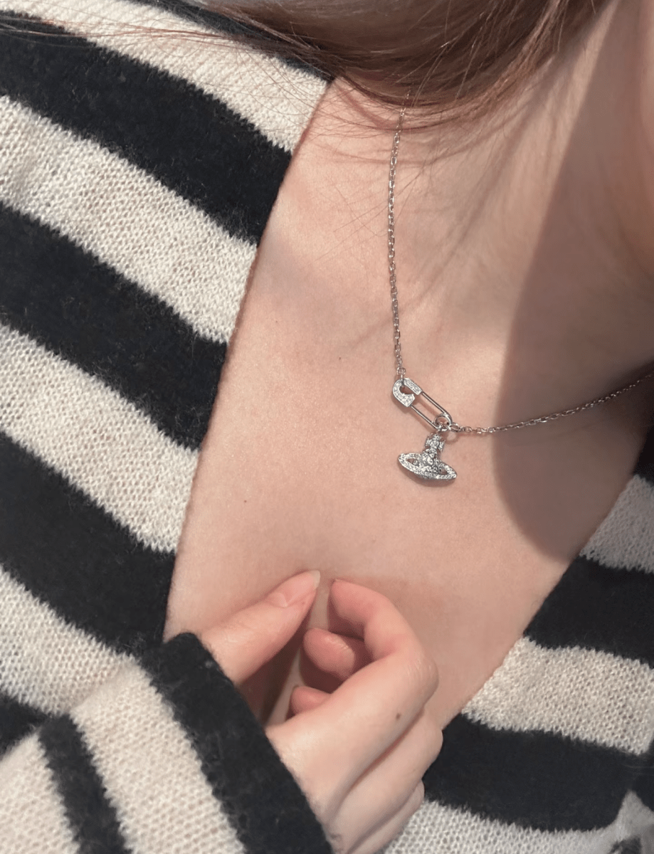 Vivienne Westwood 人氣款Lucrece Orb Necklace 扣針款頸鏈 - Topickstore