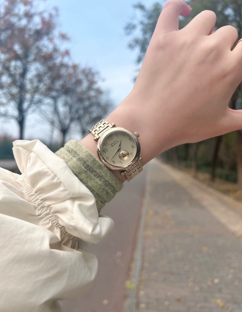 Vivienne Westwood Primrose 經典金色優雅腕錶 - TOPICKSTORE