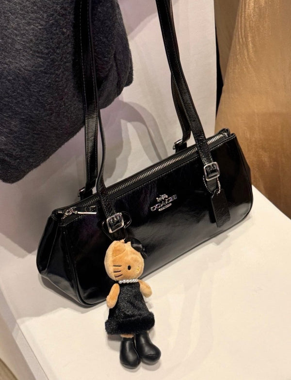 Coach Asher 34 🕯️油蠟皮復古單肩包🖤｜最熱賣兩色：￼楓葉棕🍁 & 黑色🖤 - Topickstore