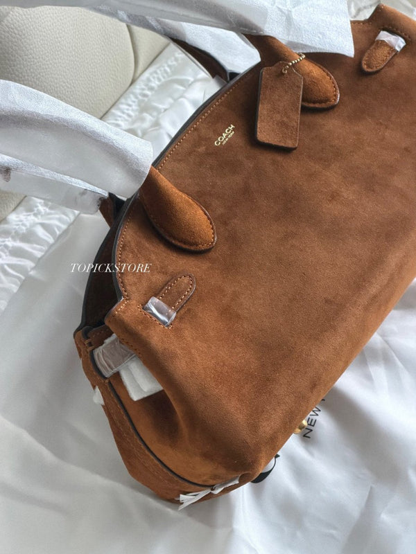 Coach Empire Carryall Bag 34 ｜詢問度超高🕰️復古老錢風法棍手袋👜 - TOPICKSTORE