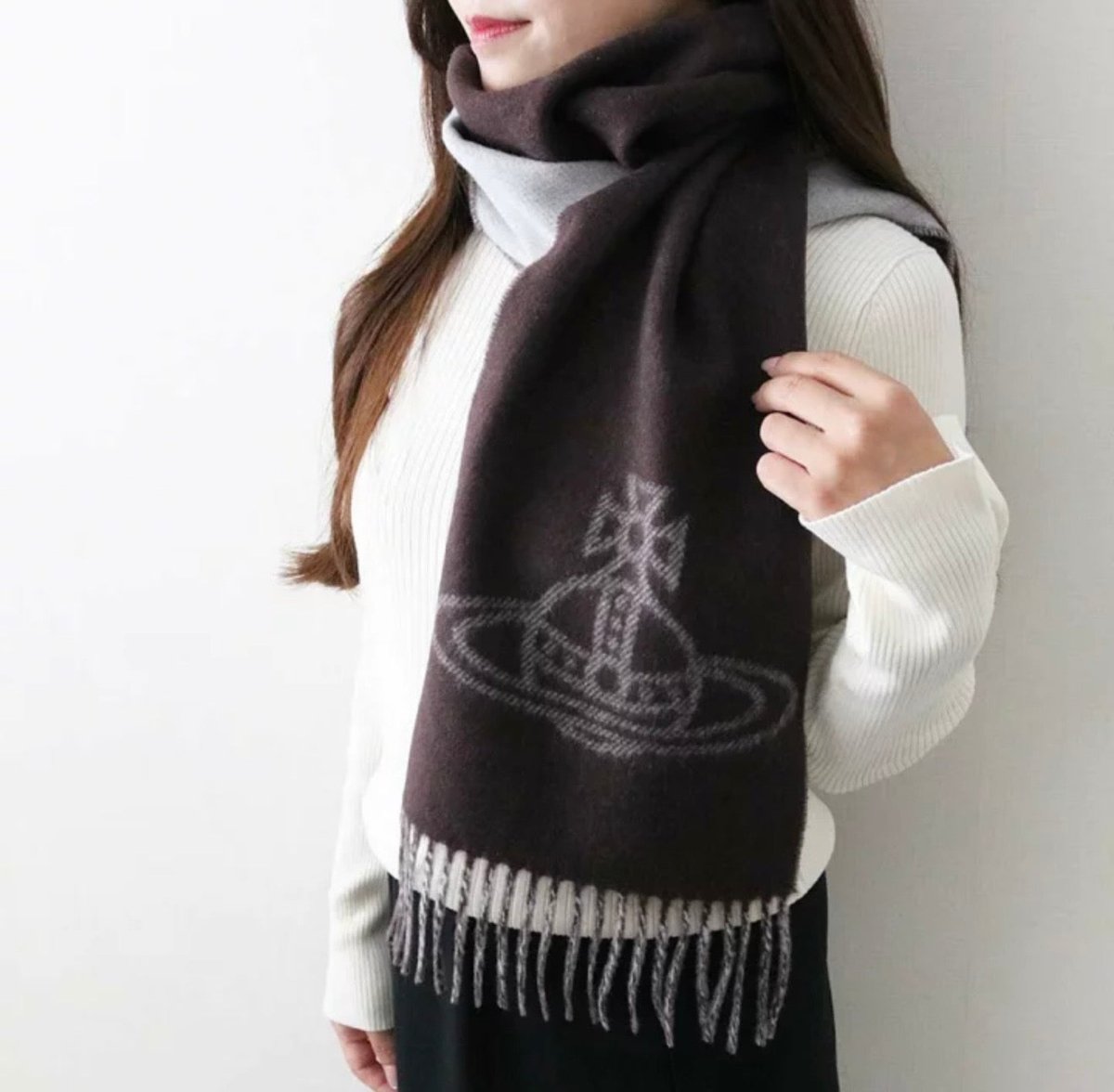 Vivienne Westwood Double Orb 雙面羊毛頸巾｜[風格自由切換・型格百搭] - Topickstore