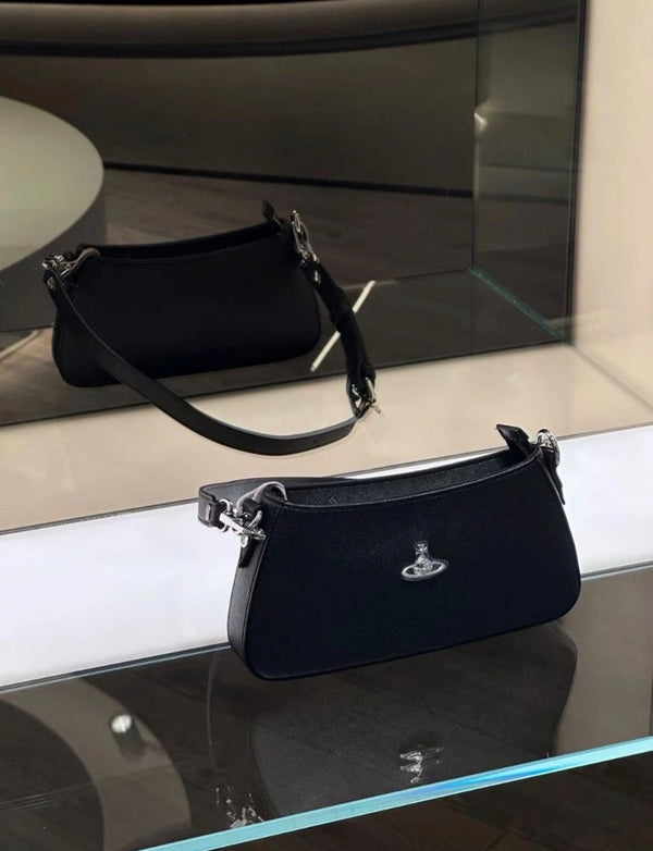 Vivienne Westwood 黑色十字紋防刮 Tasha 袋 - Topickstore