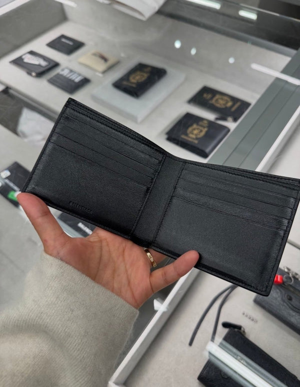 Balenciaga Cash Square 🔥 經典logo牛皮粒面短夾 - Topickstore