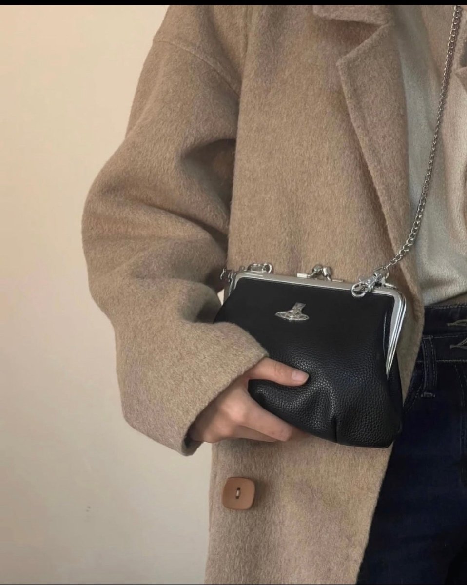 Vivienne Westwood 新版3D LOGO 黑銀Granny Frame荔枝皮餃子袋 - Topickstore