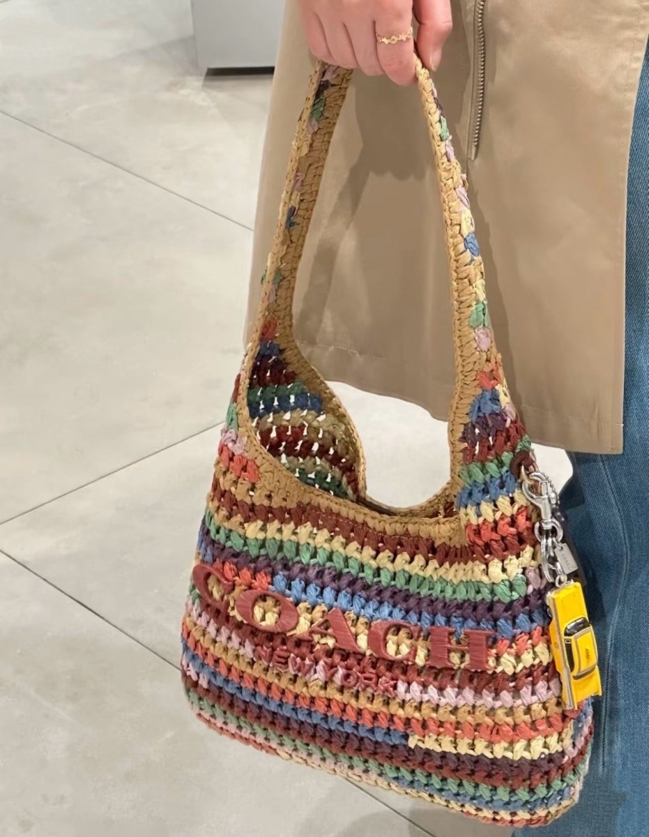 Coach Brooklyn Shoulder Bag 28 草編肩背袋｜夏日度假風情 - Topickstore