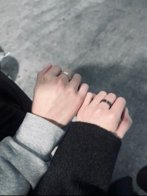 Vivienne Westwood Westminster Ring 情侶戒指✨💘925純銀款～可以長期佩戴又防水 這樣就拿不下來了～😳 - Topickstore