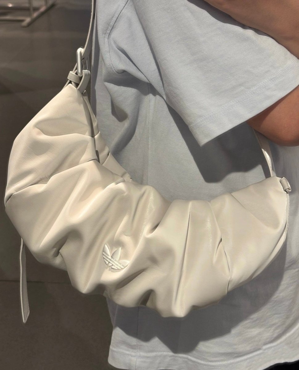 ADIDAS 3WAY SHOULDER BAG 超軟熟餃子皮袋｜韓系鬆弛感 - Topickstore