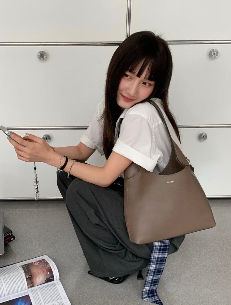 Coach Brooklyn Shoulder Bag 28 清新百搭石灰色 - Topickstore