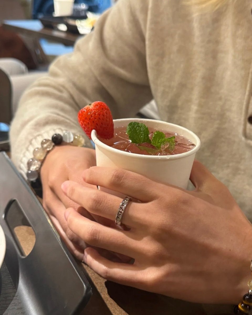 Vivienne Westwood Westminster Ring 情侶戒指✨💘925純銀款～可以長期佩戴又防水 這樣就拿不下來了～😳 - Topickstore