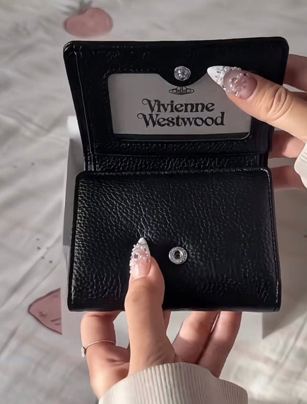 Vivienne Westwood Small Frame Wallet 黑銀色荔枝皮 & 超軟熟牛皮🖤✨ 內有超多格超實用！！ - Topickstore