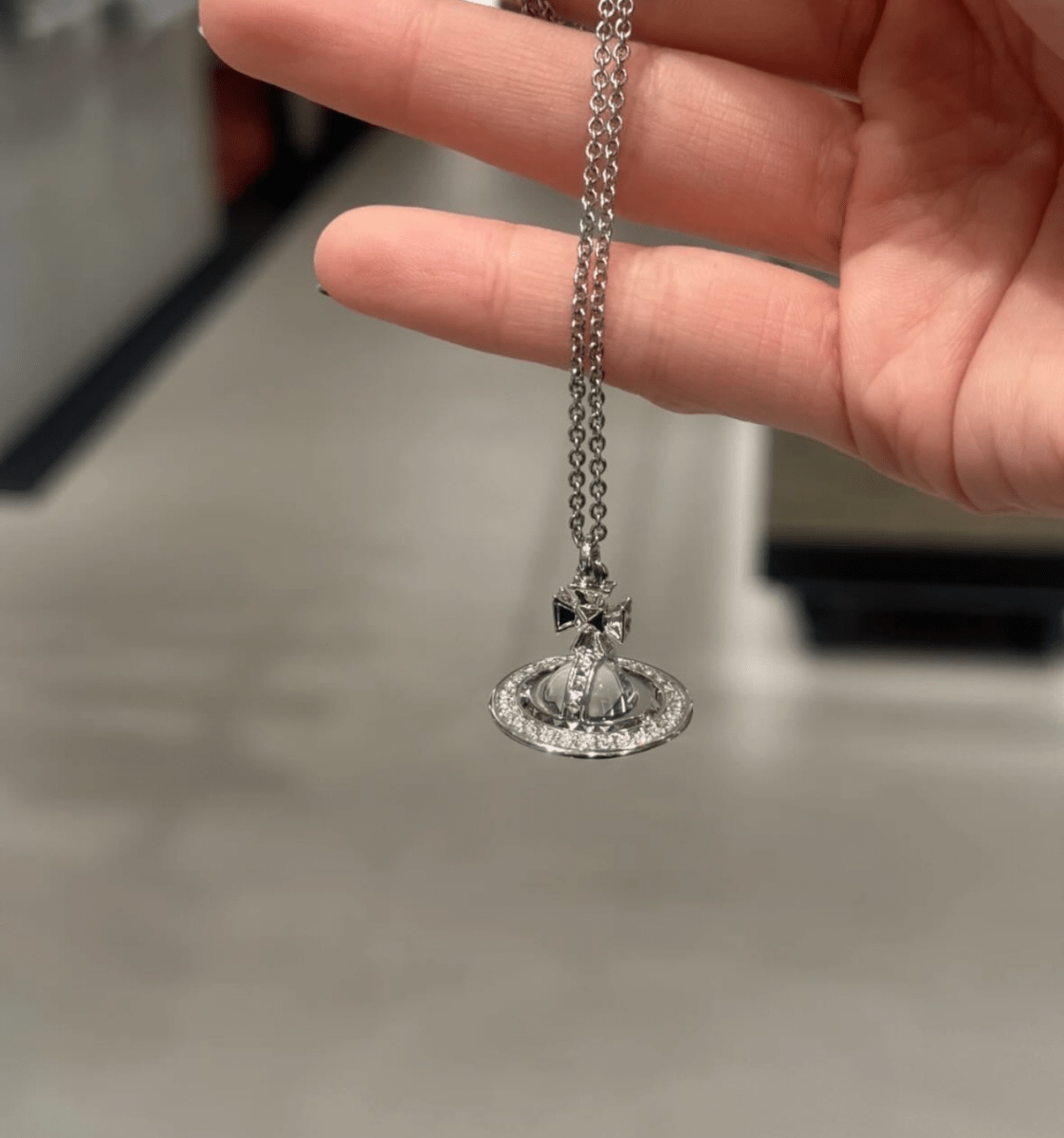 Vivienne Westwood Pina 白鑽土星頸鏈💎 - Topickstore