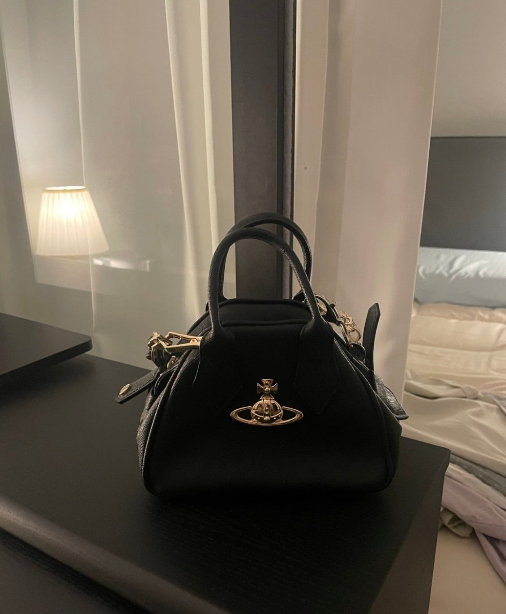 Vivienne Westwood 復古黑金十字紋Mini Yasmine 手袋✨ - Topickstore