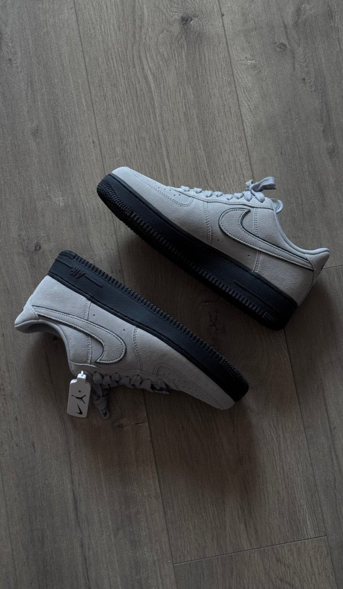 Nike 經典灰色麂皮Air Force 1 '07 LV8球鞋 - Topickstore