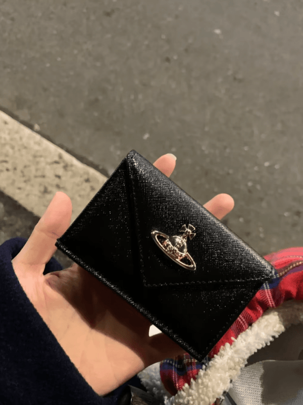 超復古🕰️十字紋防刮牛皮✨Vivienne Westwood Envelope Billfold Saffiano 金/銀色LOGO✨ - Topickstore