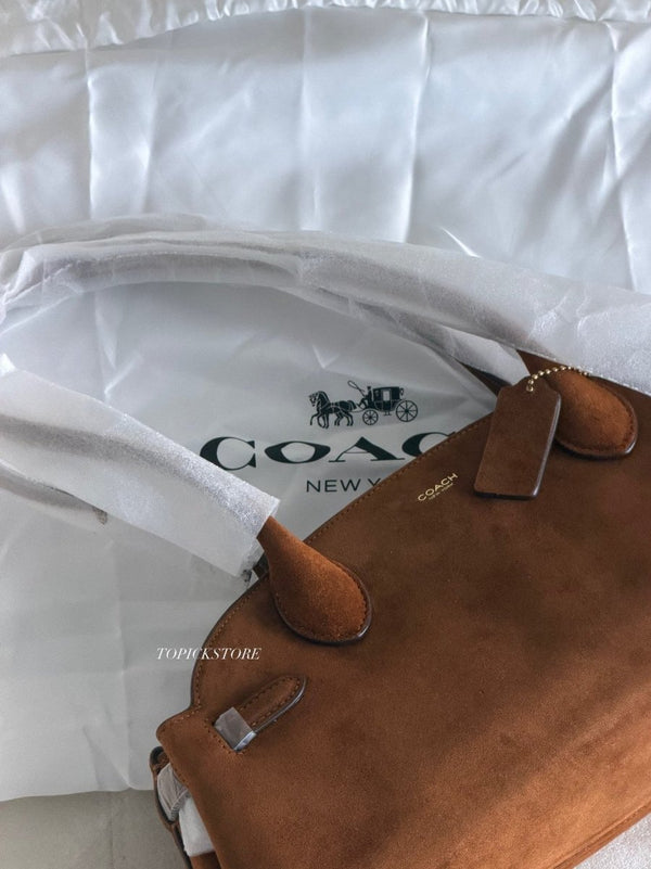 Coach Empire Carryall Bag 34 ｜詢問度超高🕰️復古老錢風法棍手袋👜 - TOPICKSTORE
