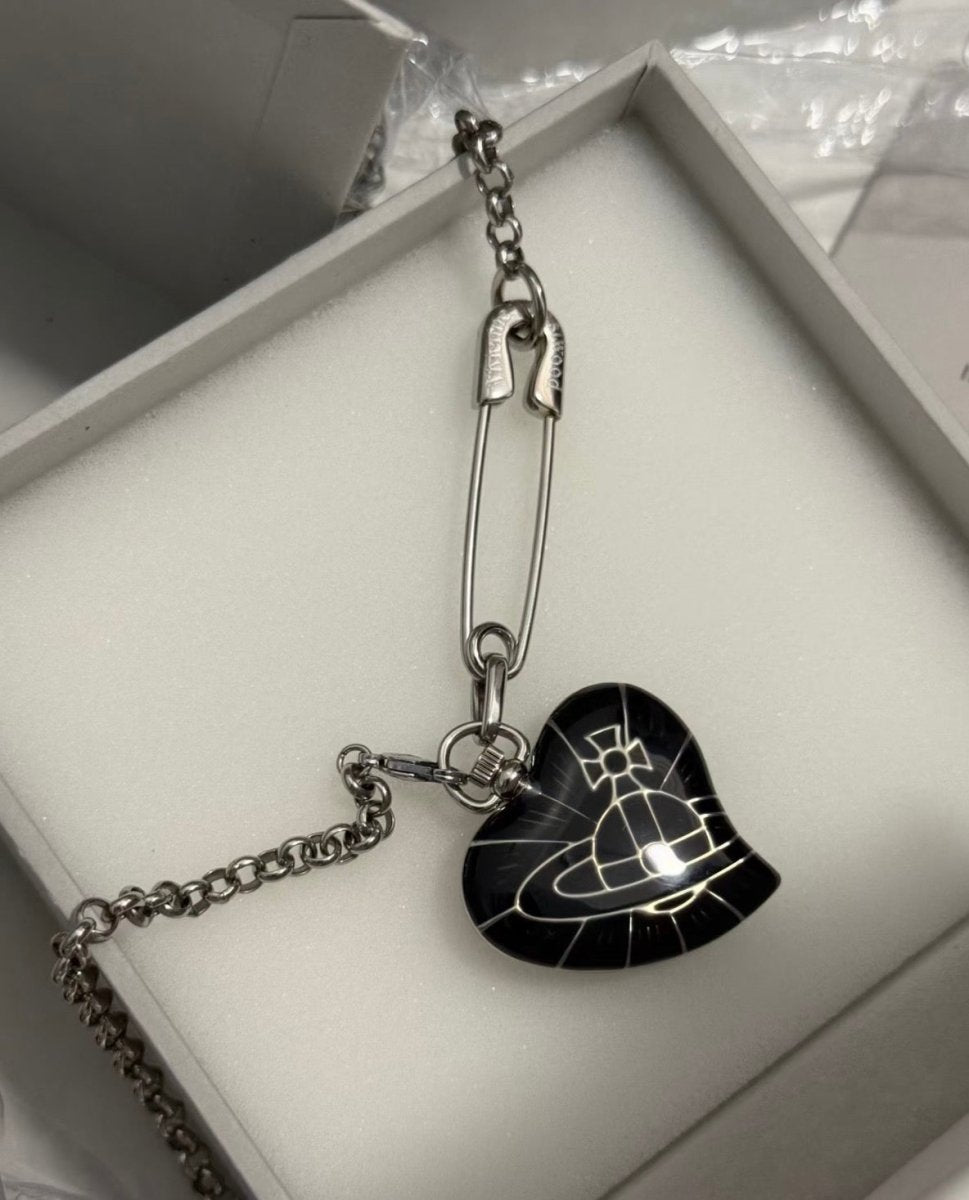 Vivienne Westwood 復古 Punk 風心形扣針陀錶頸鏈 🕰️♥️ - Topickstore