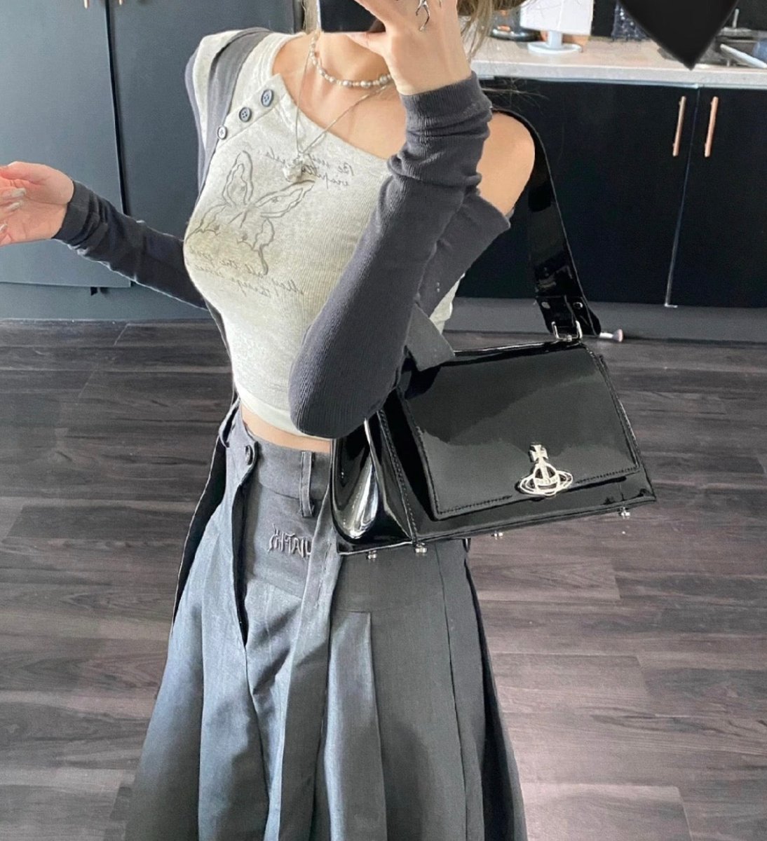 Vivienne Westwood Hazel Bag 頂級亮面漆皮黑色手袋🖤✨ - Topickstore
