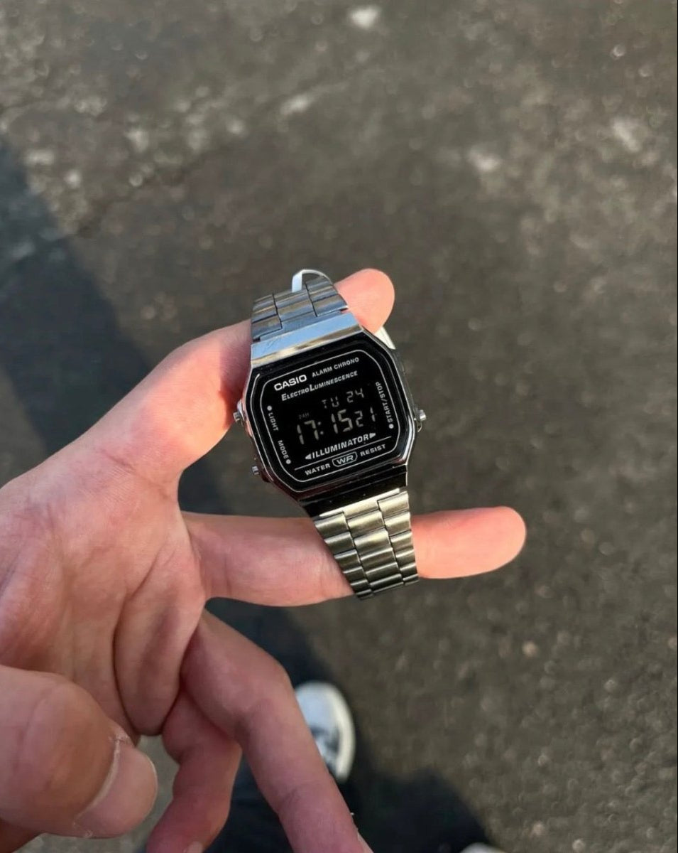 黑魂必入！Casio 極簡復古全黑反顯手錶 - Topickstore