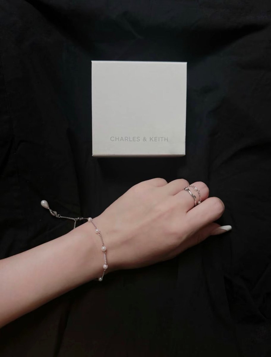 Charles & Keith Corrine 經典珍珠手鍊 - Topickstore