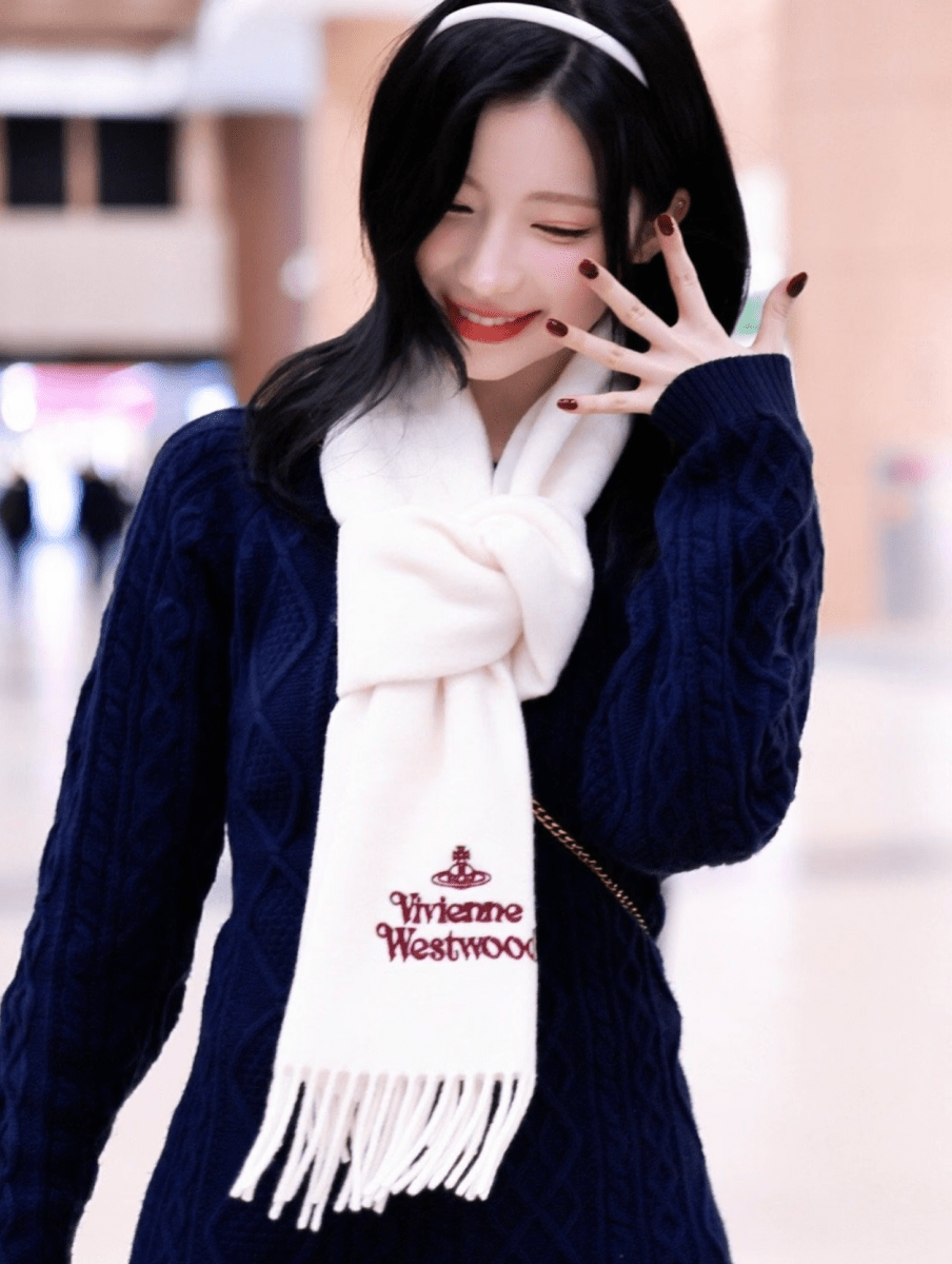 Vivienne Westwood 100%純羊毛刺繡 Logo 頸巾｜[超溫柔色系｜自用/送禮都超適合✨] - Topickstore