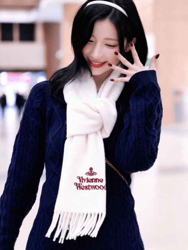 Vivienne Westwood 100%純羊毛刺繡 Logo 頸巾｜[超溫柔色系｜自用/送禮都超適合✨] - Topickstore