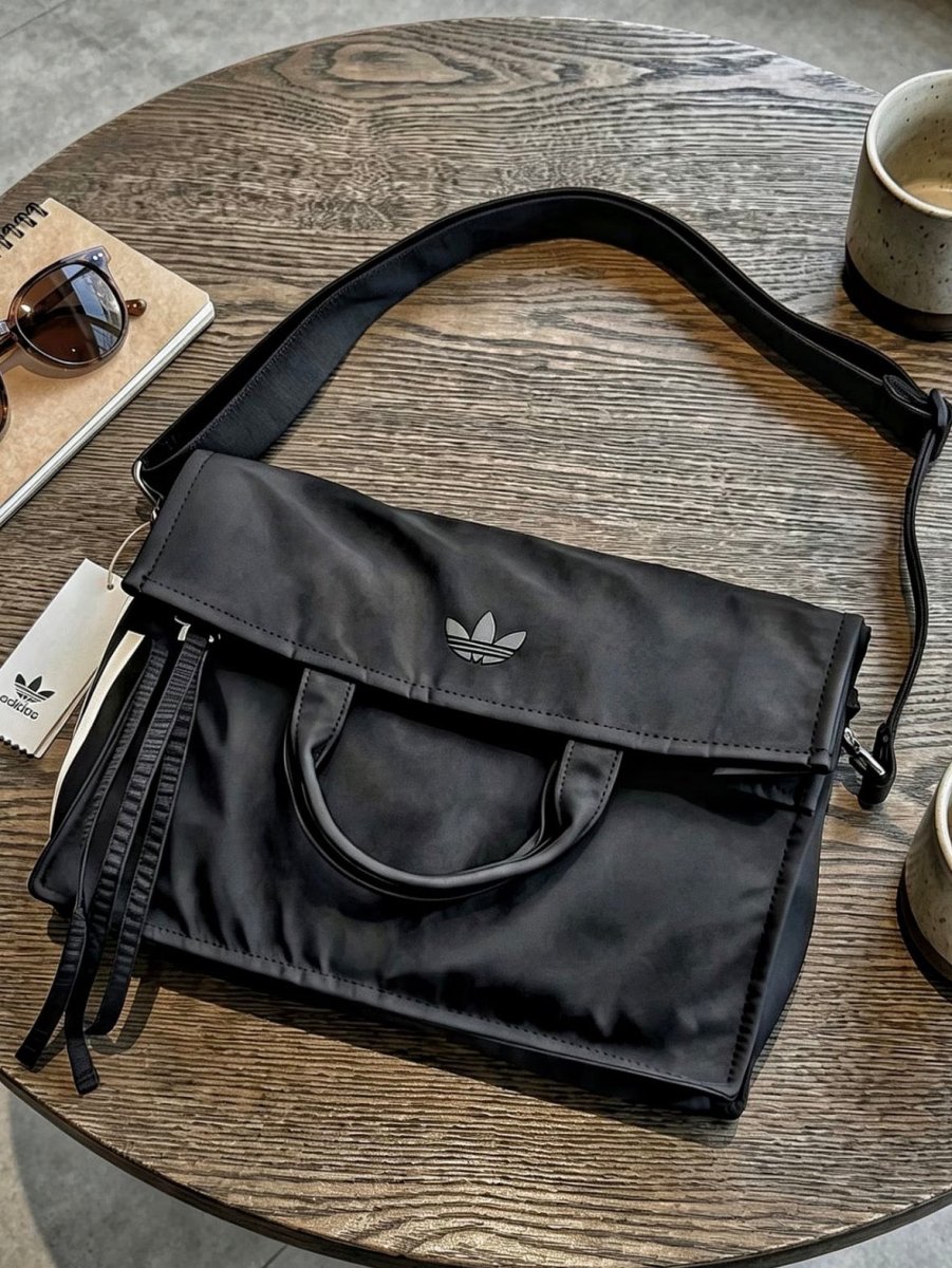 一包兩式！Adidas Originals Casl Bag 磁吸霧黑兩用單肩托特包 ✨ - Topickstore