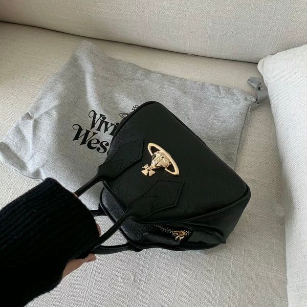 Vivienne Westwood 復古黑金十字紋Mini Yasmine 手袋✨ - Topickstore
