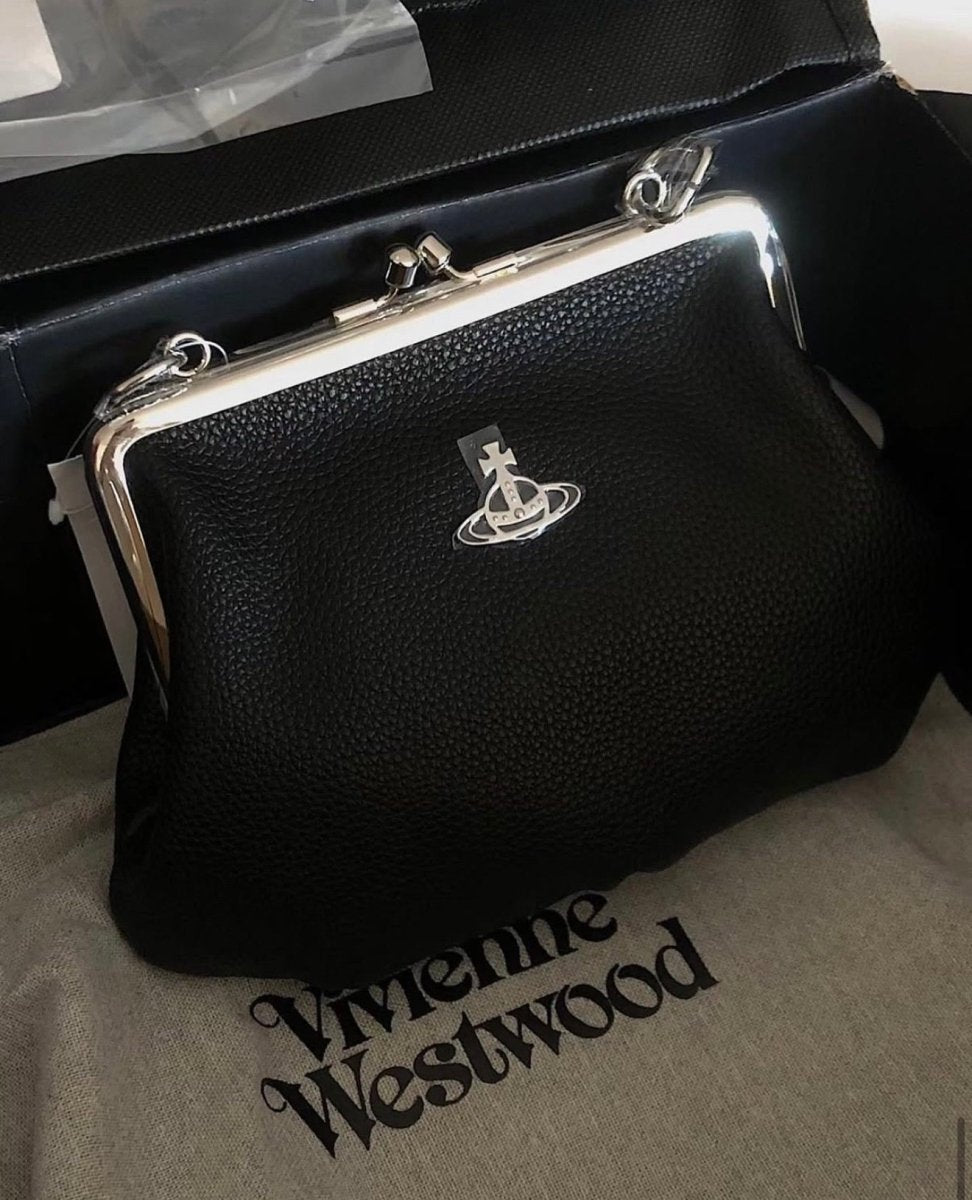 Vivienne Westwood 新版3D LOGO 黑銀Granny Frame荔枝皮餃子袋 - Topickstore