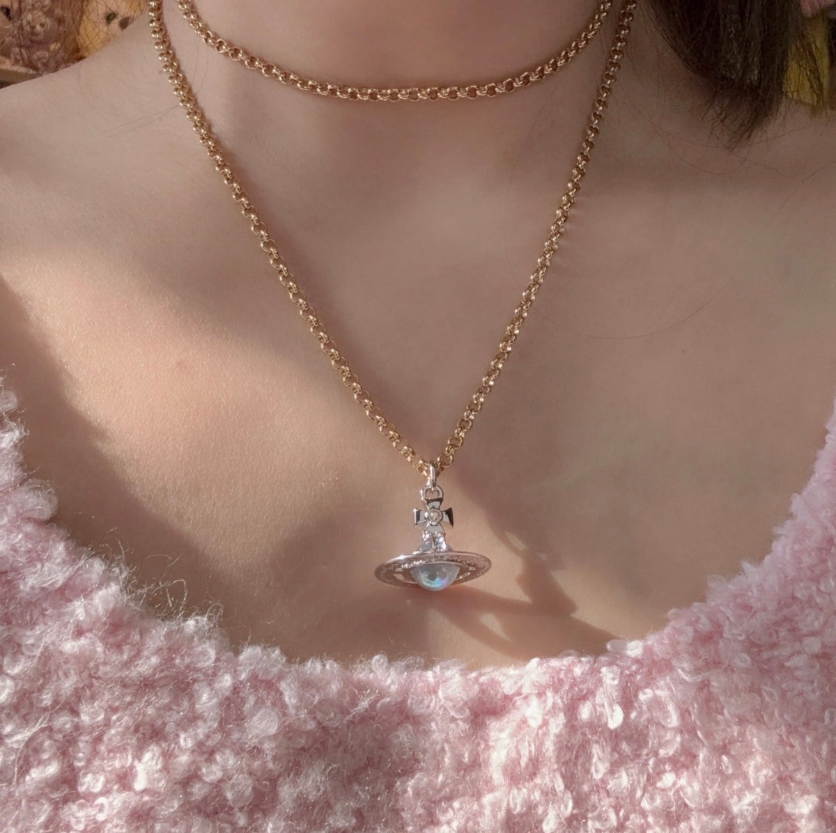 限定款! Vivienne Westwood ORB Crystal 🍬鐳射幻彩星球項鍊🫧