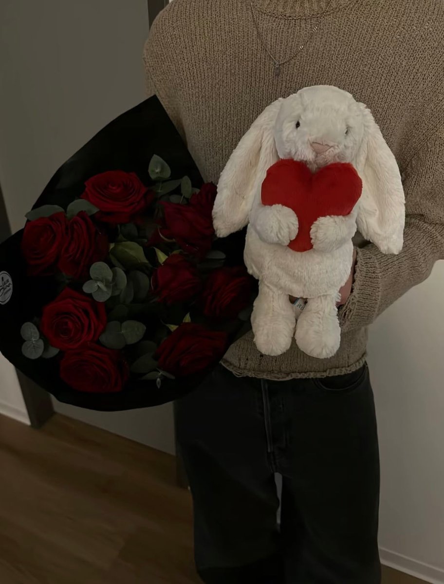 JELLYCAT Bashful Bunny with Heart 抱心心兔兔公仔 - Topickstore