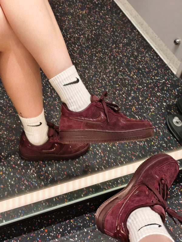 復古氛圍感Nike Air Force 1 '07 "Burgundy" 經典酒紅球鞋 ✨ - Topickstore