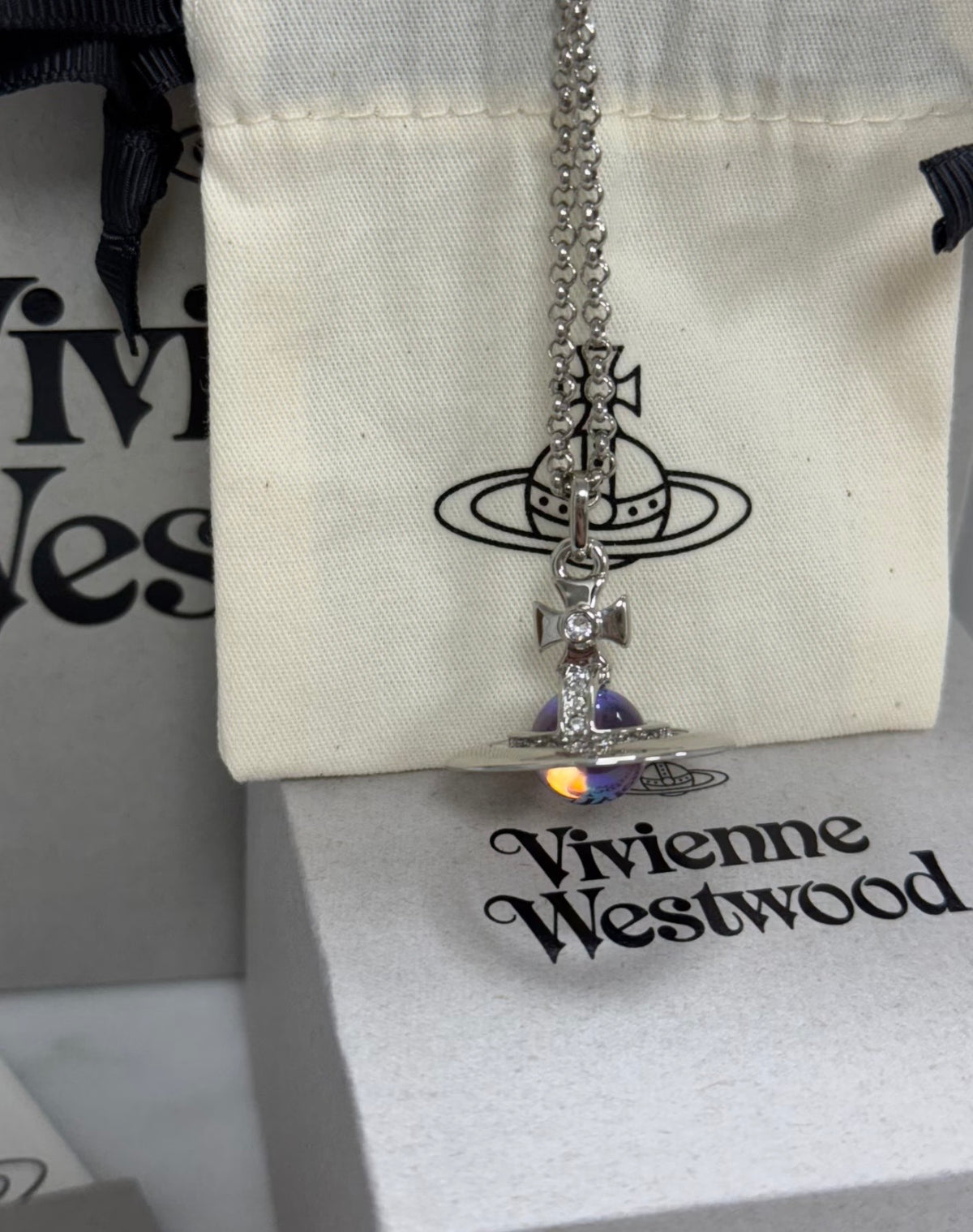限定款! Vivienne Westwood ORB Crystal 🍬鐳射幻彩星球項鍊🫧