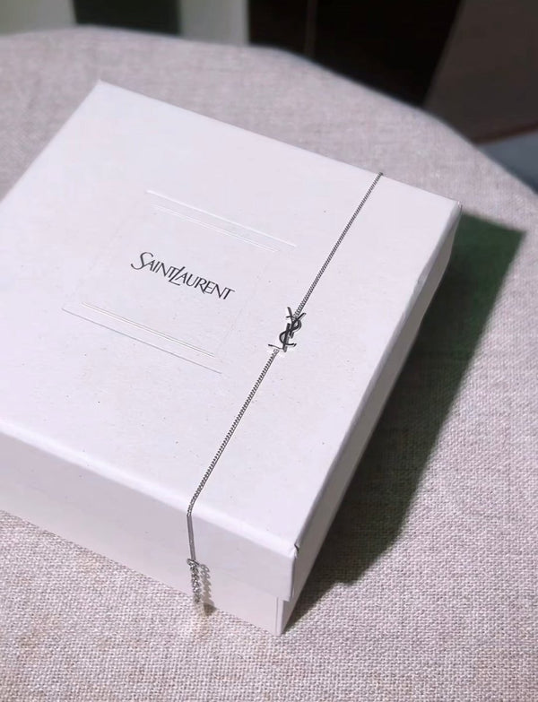 Saint Laurent Cassandre YSL字母經典手鏈 ｜小手腕女生恩物💓（金銀兩色入） - Topickstore