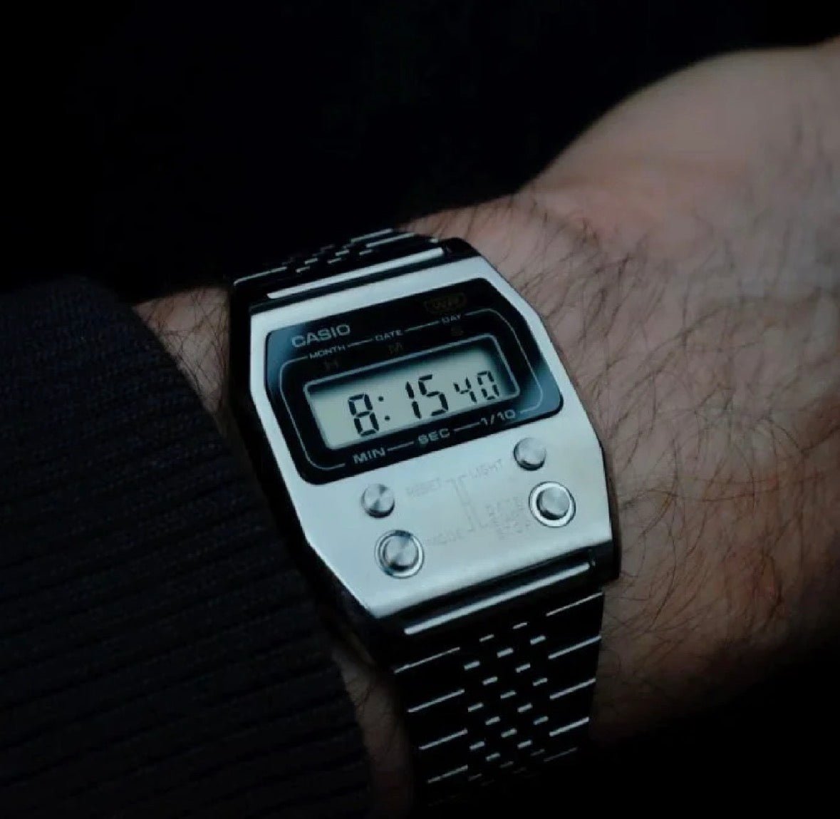 (訂購款)70s 傳奇重現！CASIO Vintage A1100D-1 全金屬復古前鈕電子錶 ✨ - Topickstore