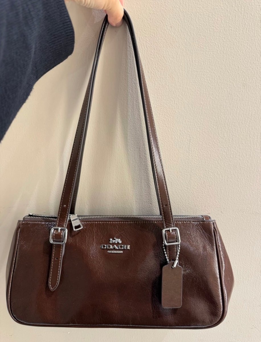 Coach Asher 34 🕯️油蠟皮復古單肩包🖤｜最熱賣兩色：￼楓葉棕🍁 & 黑色🖤 - Topickstore