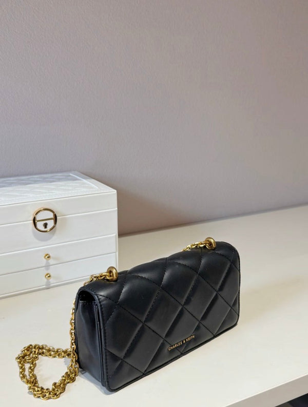 Charles & Keith Paffuto 經典菱格紋鍊條長銀包 - Topickstore