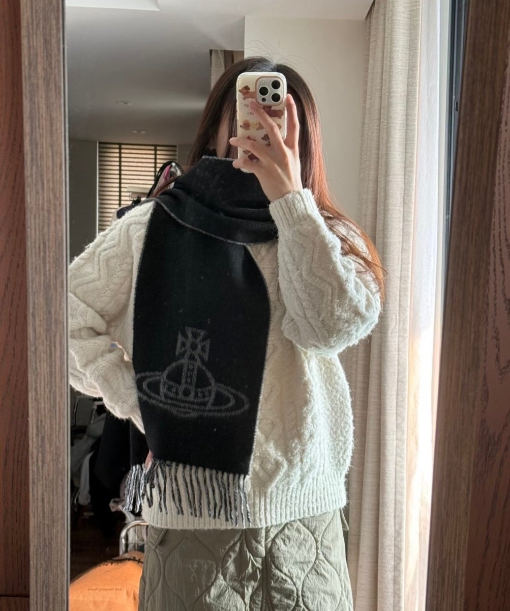 Vivienne Westwood Double Orb 雙面羊毛頸巾｜[風格自由切換・型格百搭] - Topickstore