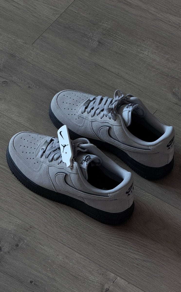 Nike 經典灰色麂皮Air Force 1 '07 LV8球鞋 - Topickstore