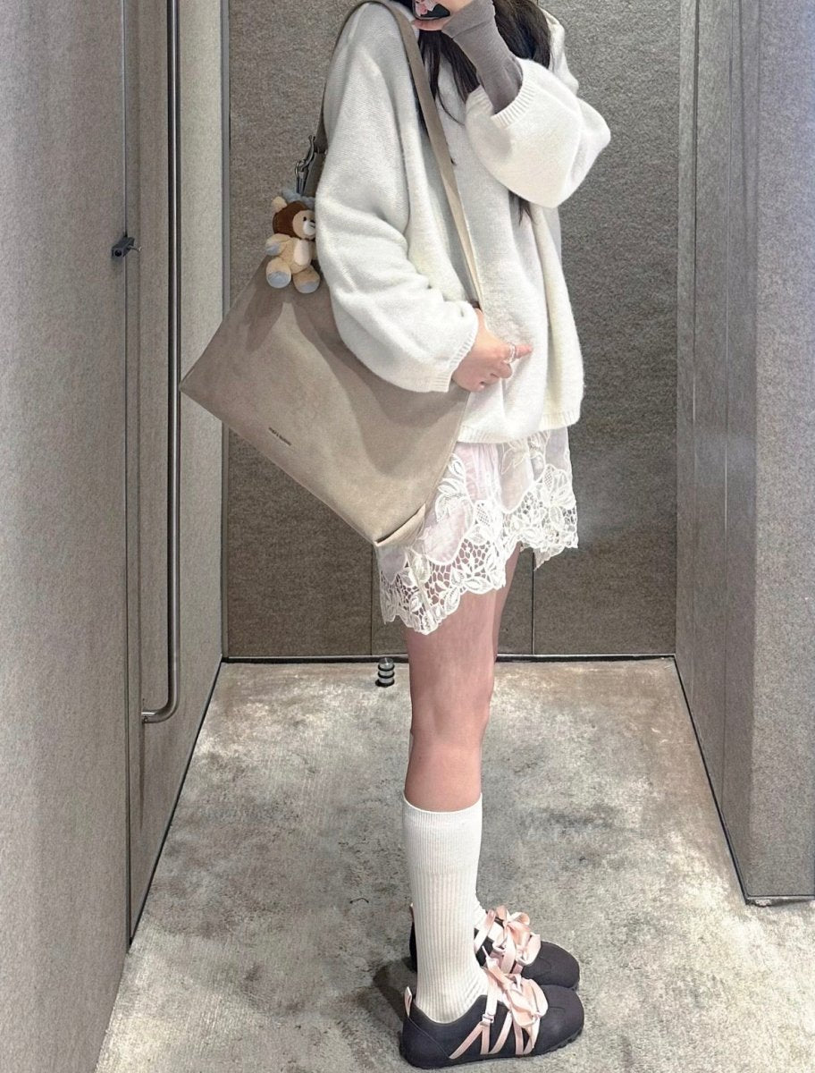 Charles&Keith 淺米色麂皮 & 黑皮大容量單肩包 - Topickstore
