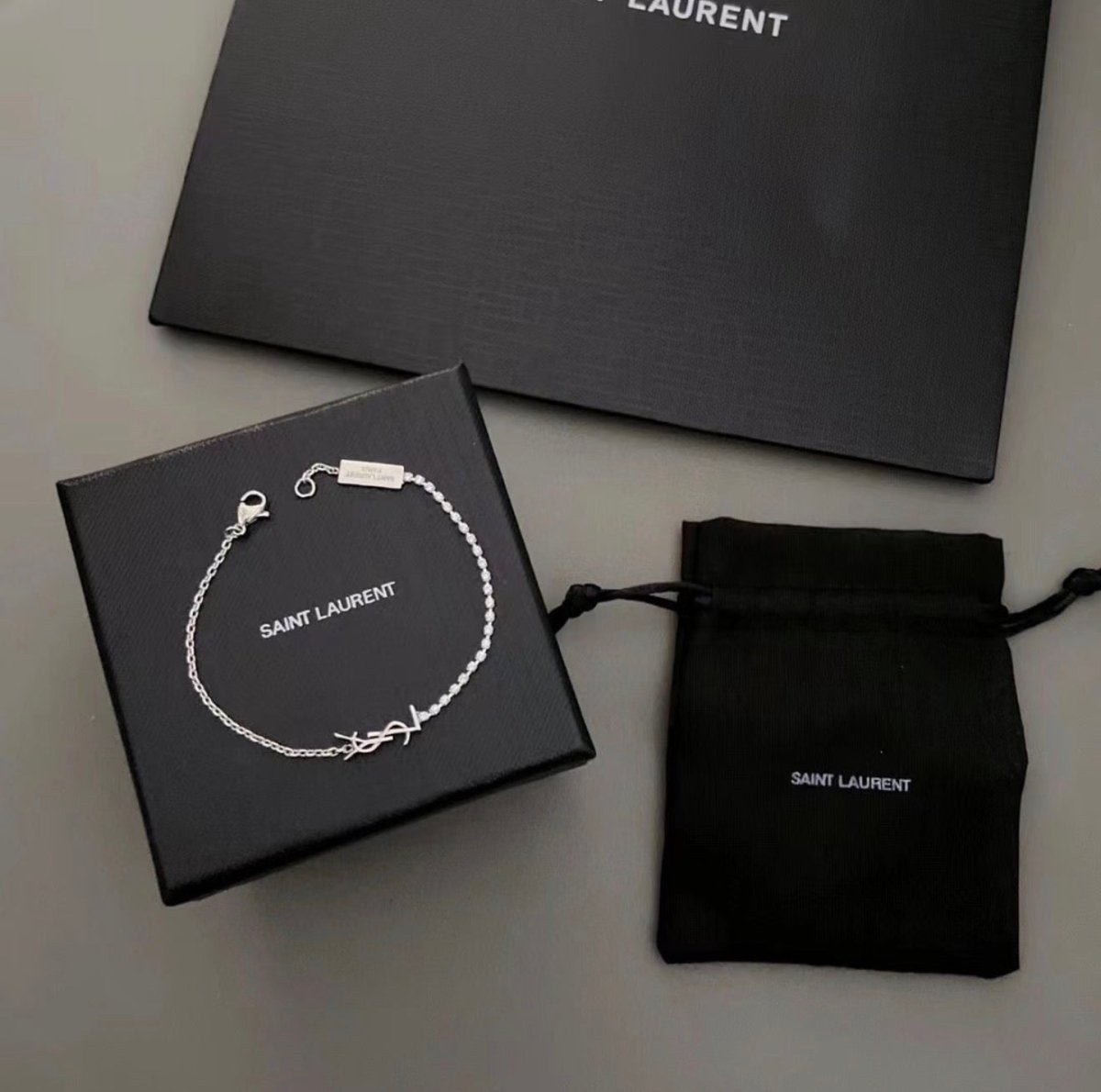 Saint Laurent Cassandre |YSL 經典字母半鑽手鏈✨兩隻色都超級好睇 !! - Topickstore