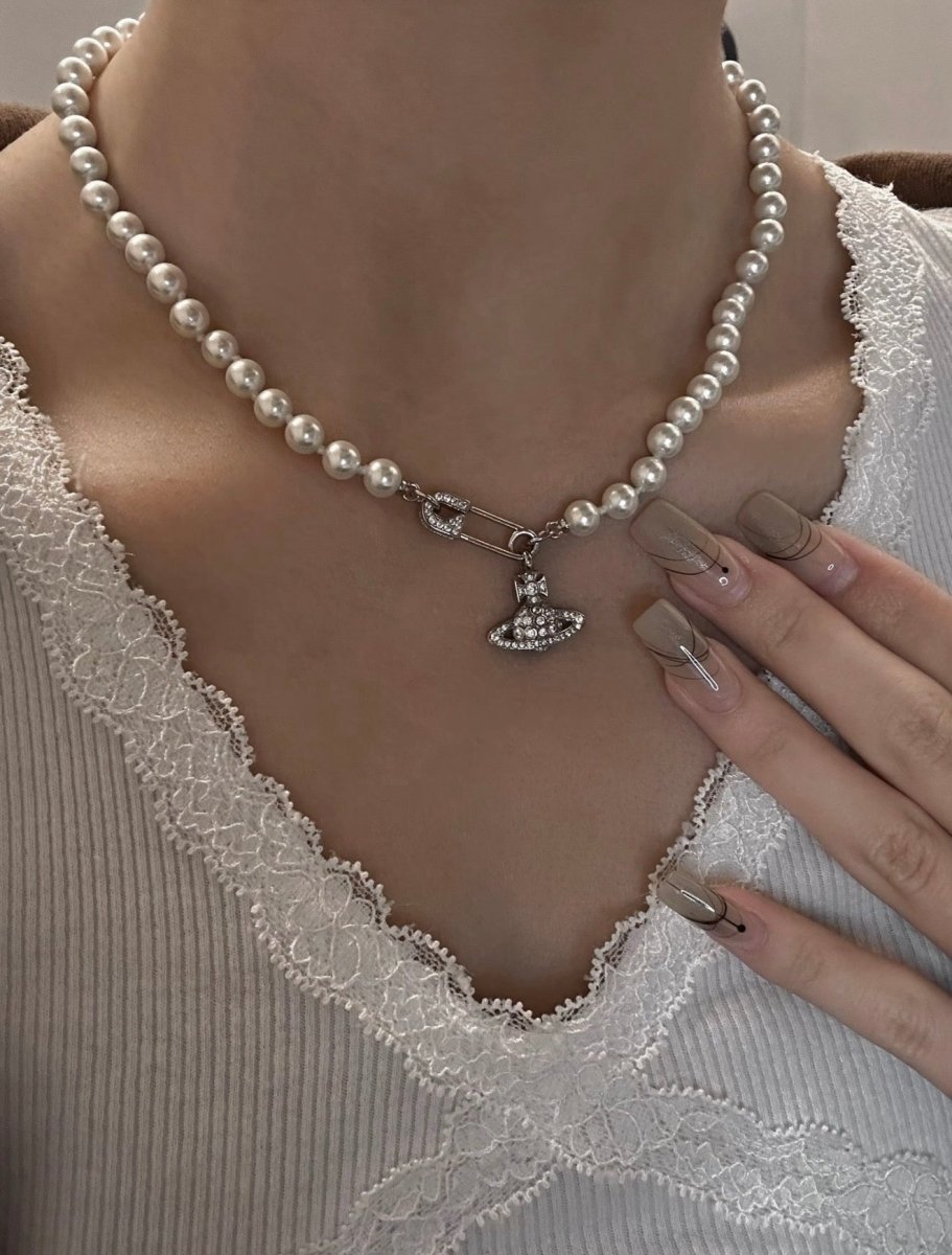 Vivienne Westwood Lucrece Orb 扣針款珍珠項鍊｜[Blackpink Jennie同款!!!] - Topickstore