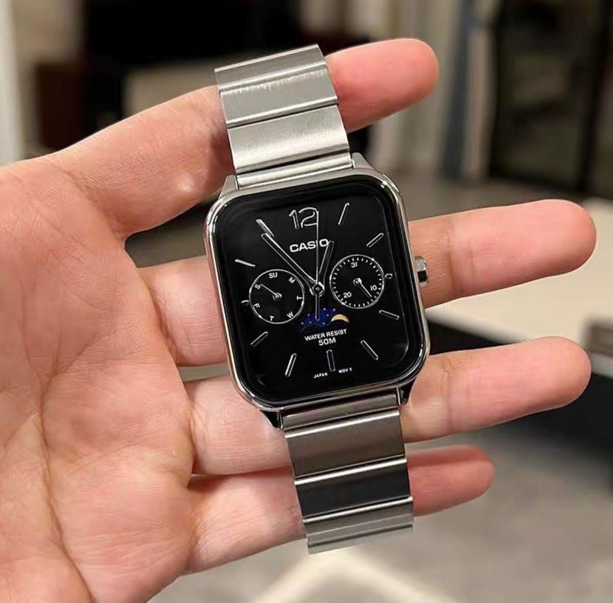 超有質感! Casio 經典月相小方錶 (黑/白兩色)