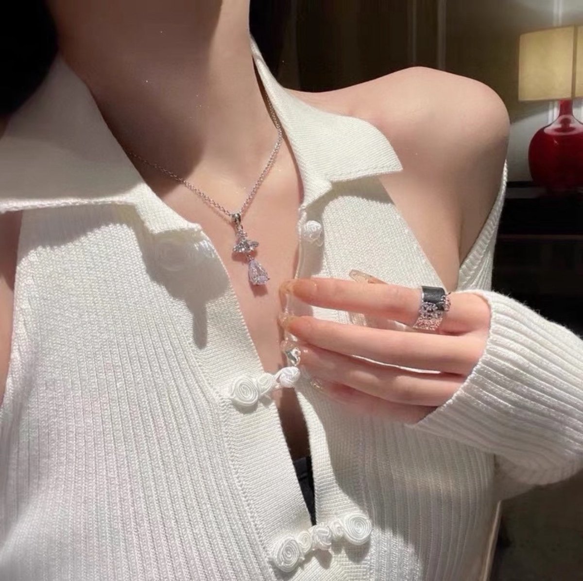 Vivienne Westwood Ismene Necklace 女神氣質款✨💓銀白閃鑽人魚淚 - Topickstore
