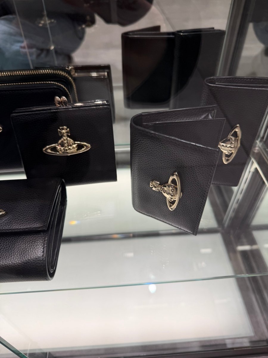 【日本限定】 Vivienne Westwood 熱賣款櫻花粉🌸小方形銀包 - Topickstore