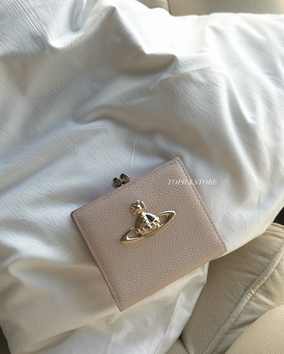 【日本限定】 Vivienne Westwood 熱賣款櫻花粉🌸小方形銀包 - Topickstore